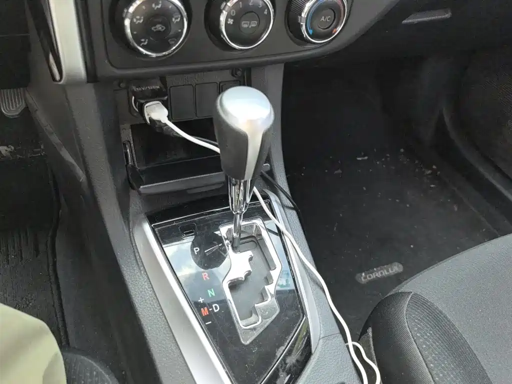 Toyota Corolla 2017 Facelift 1.2T S-CVT GL-i фото 11