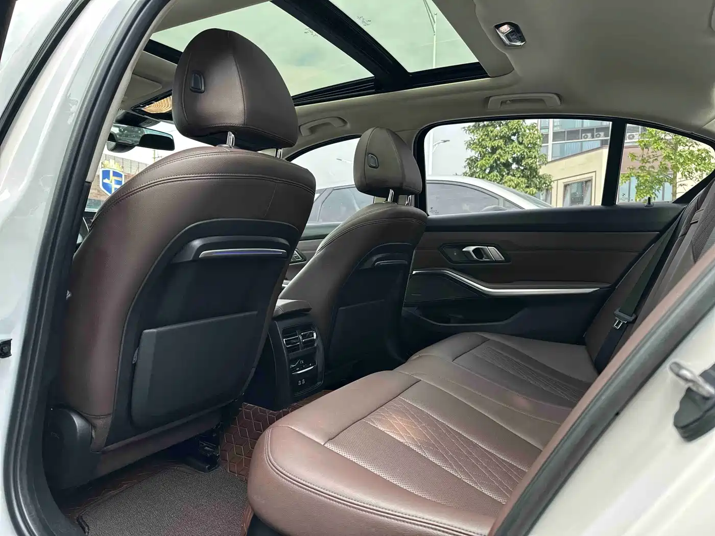 BMW 3 Series 2021 Facelift 325Li M Sport Shadow Edition фото 6