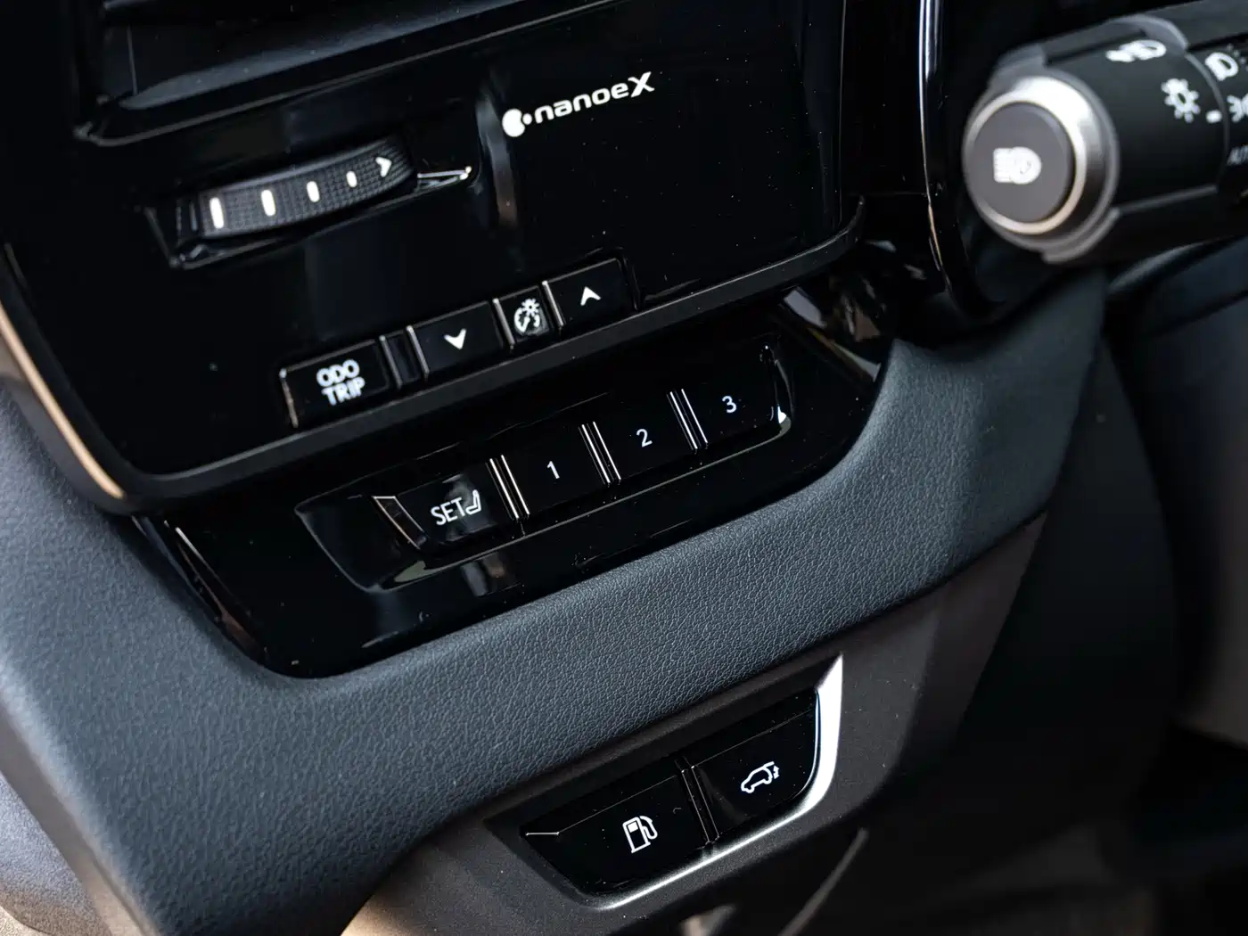 Photo 18 - Lexus RX