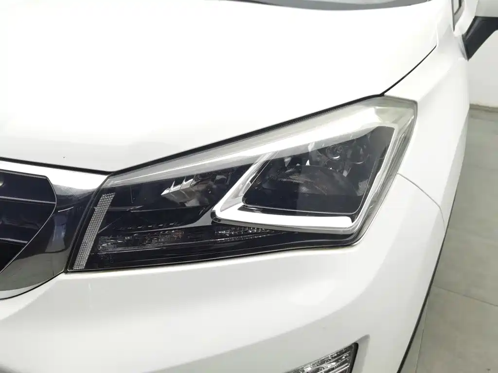 Фото 7 - Changan CS15