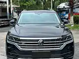 Фото 2 - Volkswagen Touareg