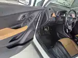 Photo 16 - Chevrolet Trax