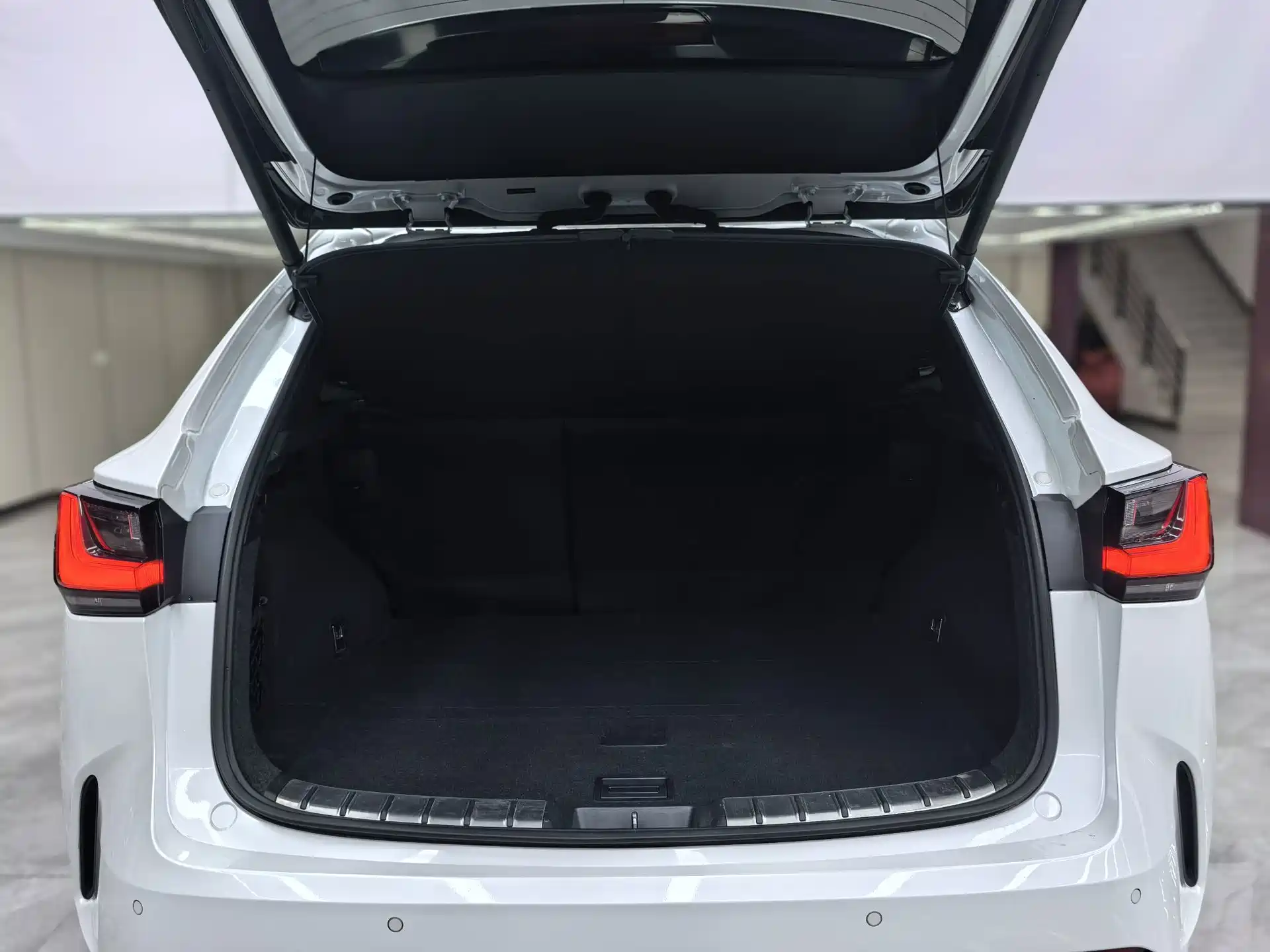 صورة 31 - Lexus NX