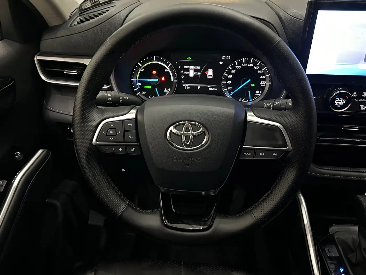 Photo 10 - Toyota Highlander