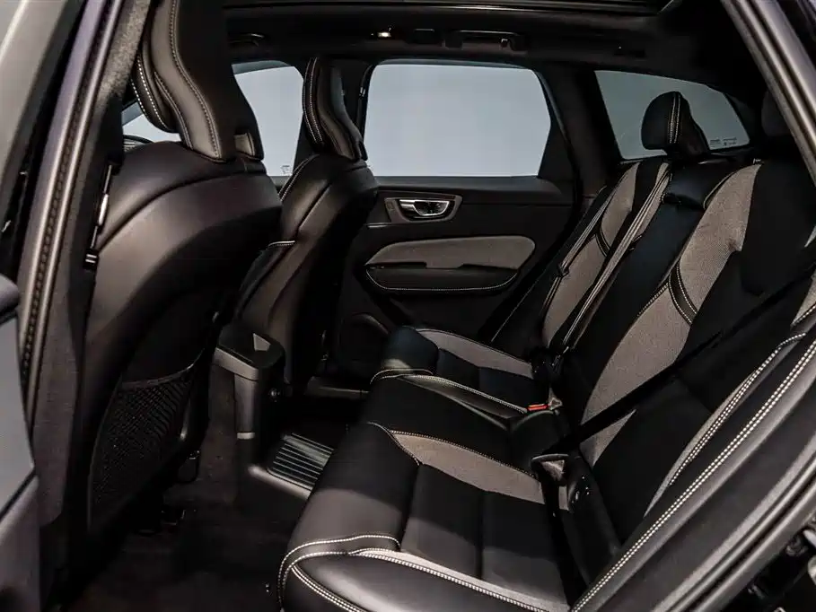 VOLVO XC60 PLUG-IN HYBRID