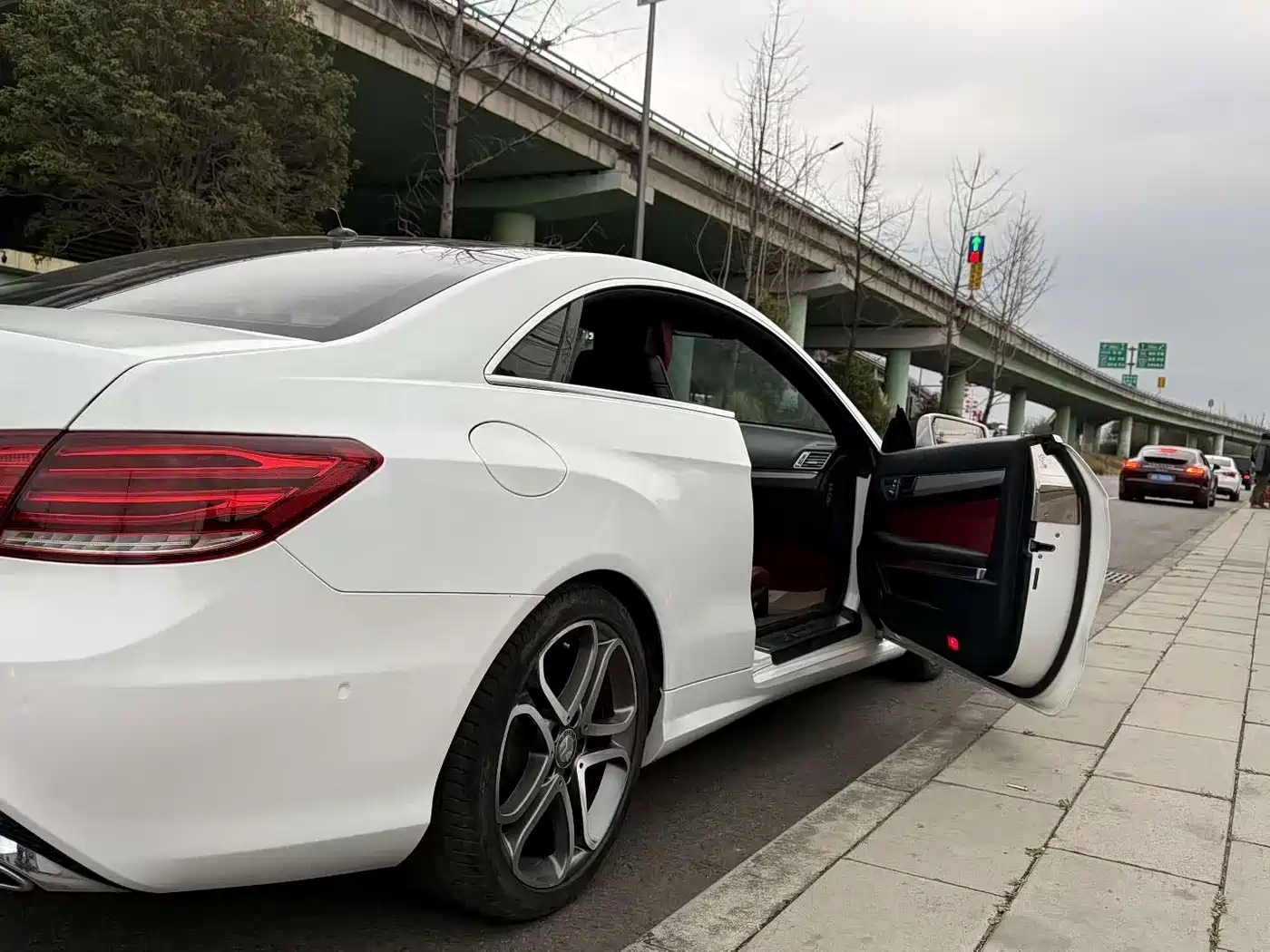 Mercedes-Benz E-Class (Import) 2014 E 200 Coupe фото 9