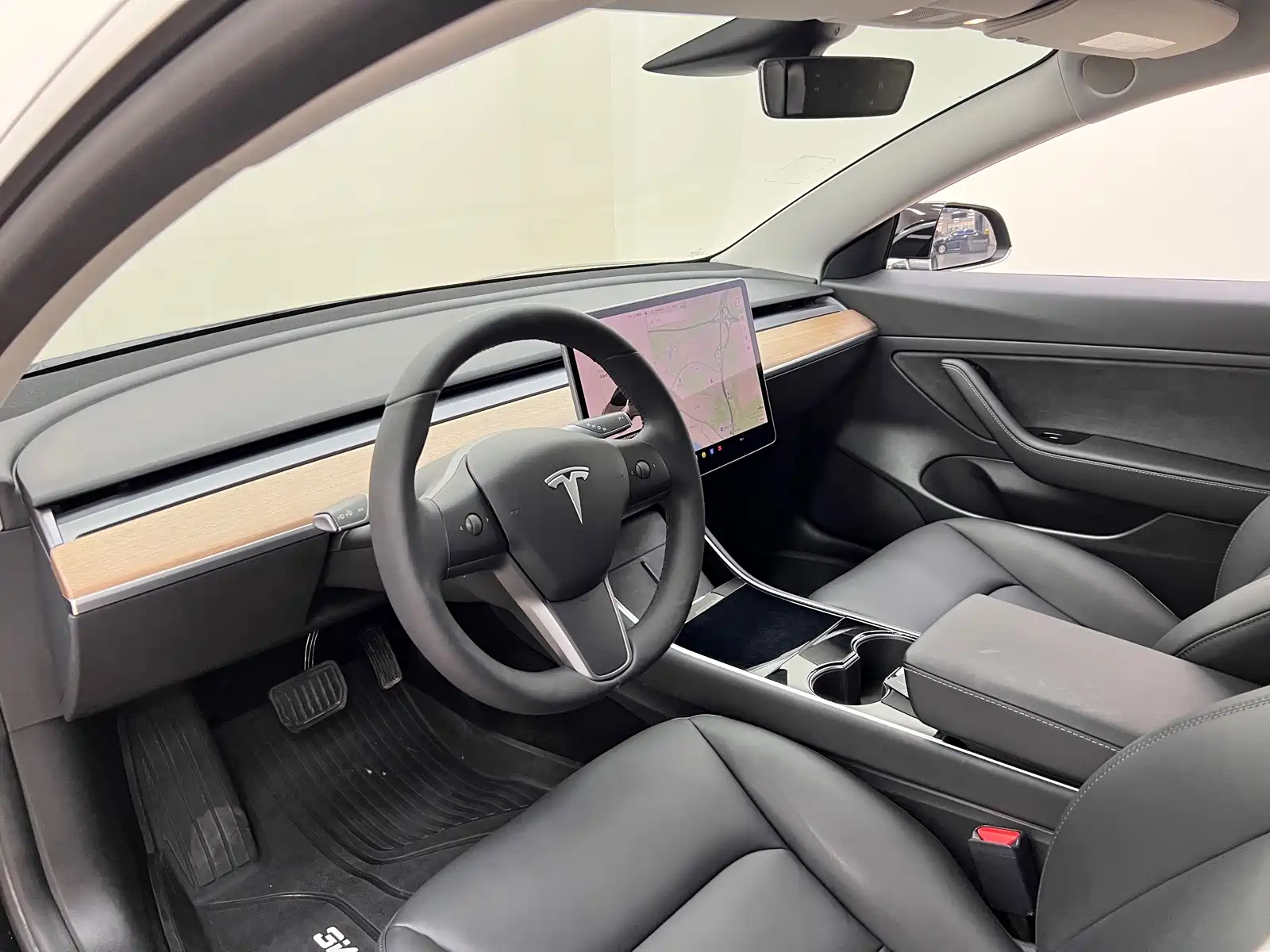Фото 14 - Tesla Model 3