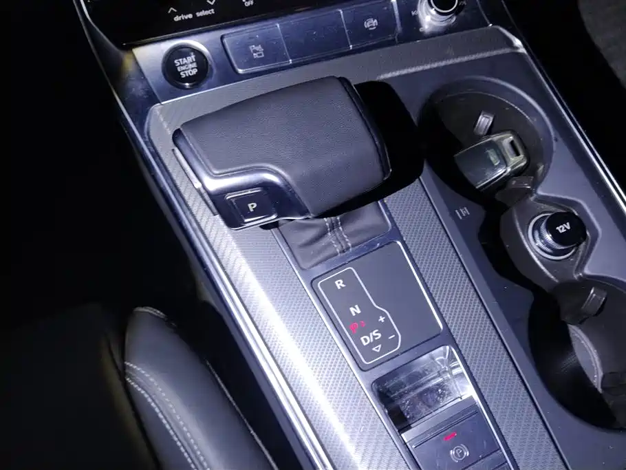 AUDI A6 (IMPORT)