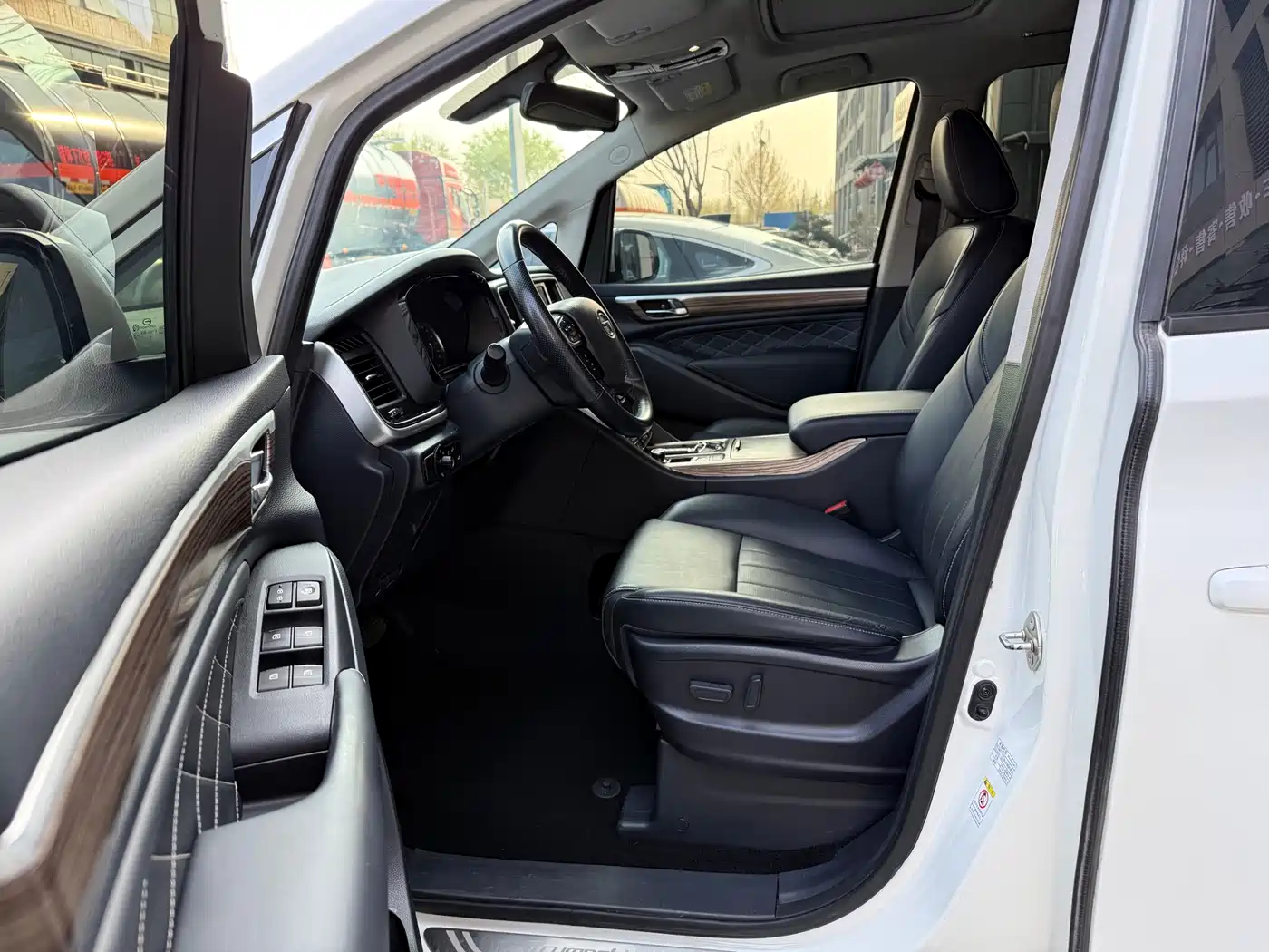GAC Trumpchi Trumpchi M8 2020 390T Prestige фото 7