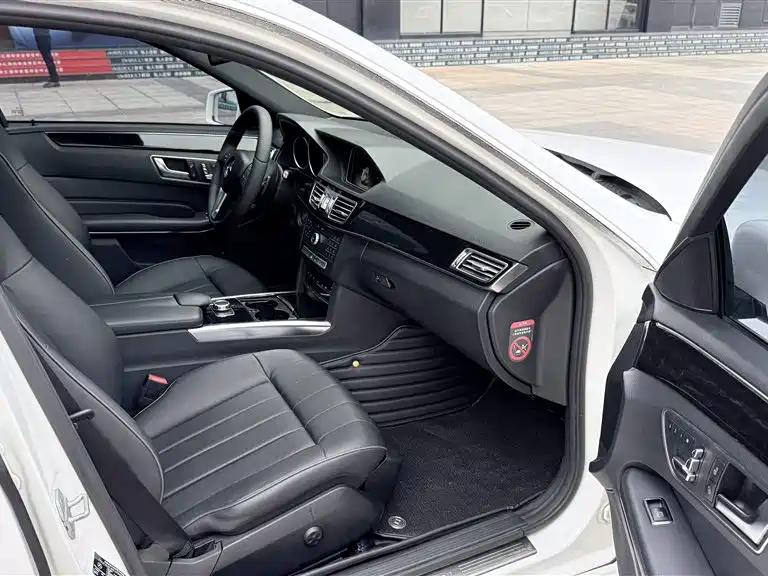 Mercedes-Benz E-Class 2015 E 260 L Sport фото 18