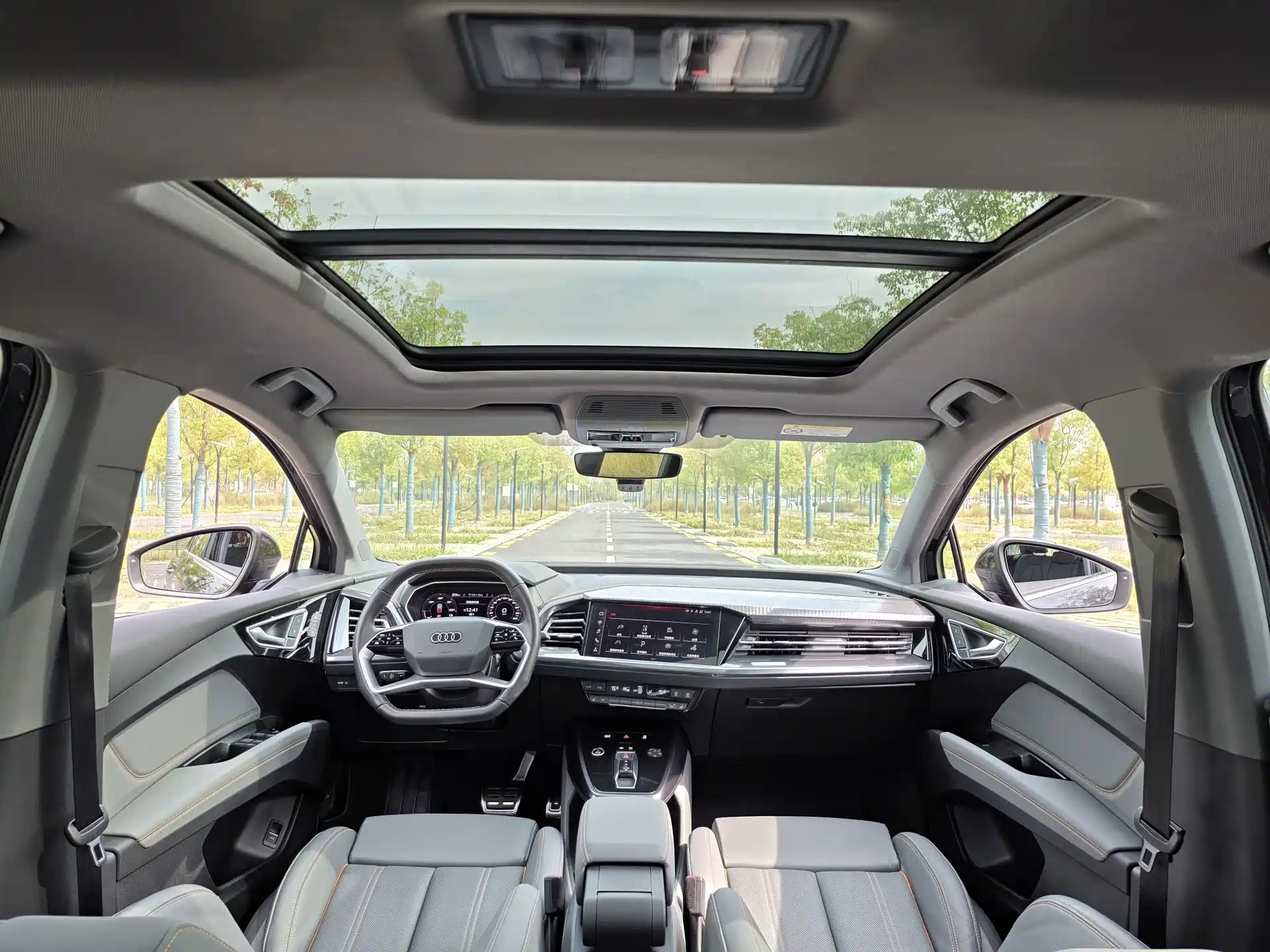 Photo 18 - Audi Q4 e-tron