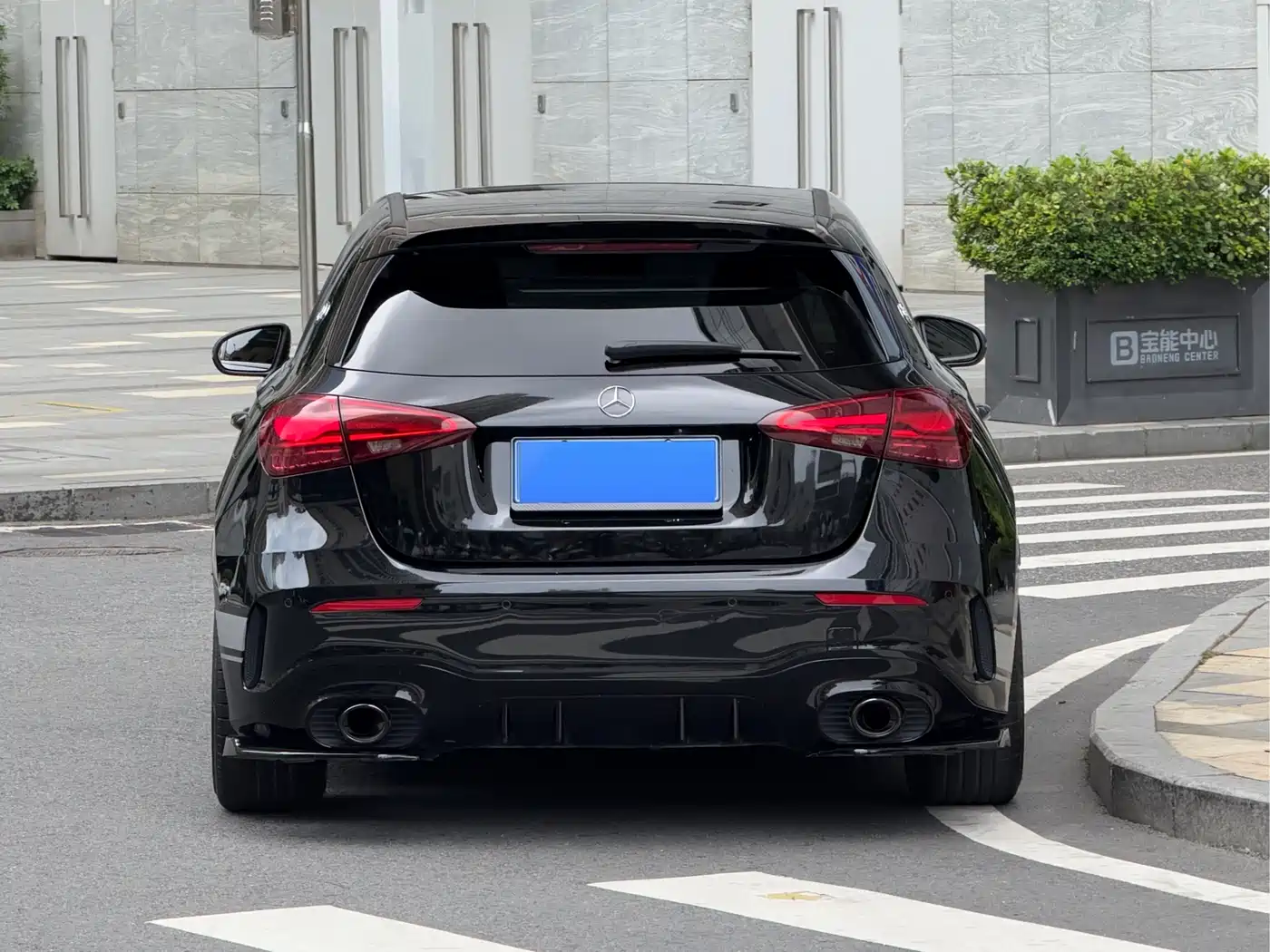 Mercedes-Benz A-Class AMG (Import) 2024 Facelift AMG A 35 4MATIC фото 3