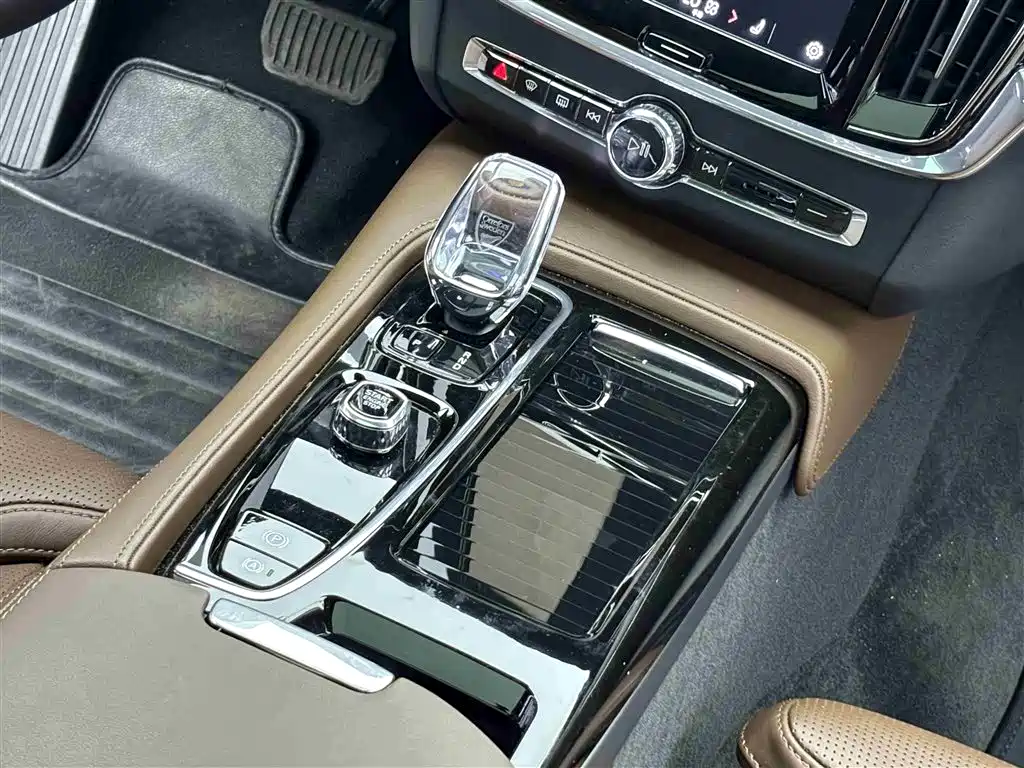 VOLVO S90 PLUG IN HYBRID