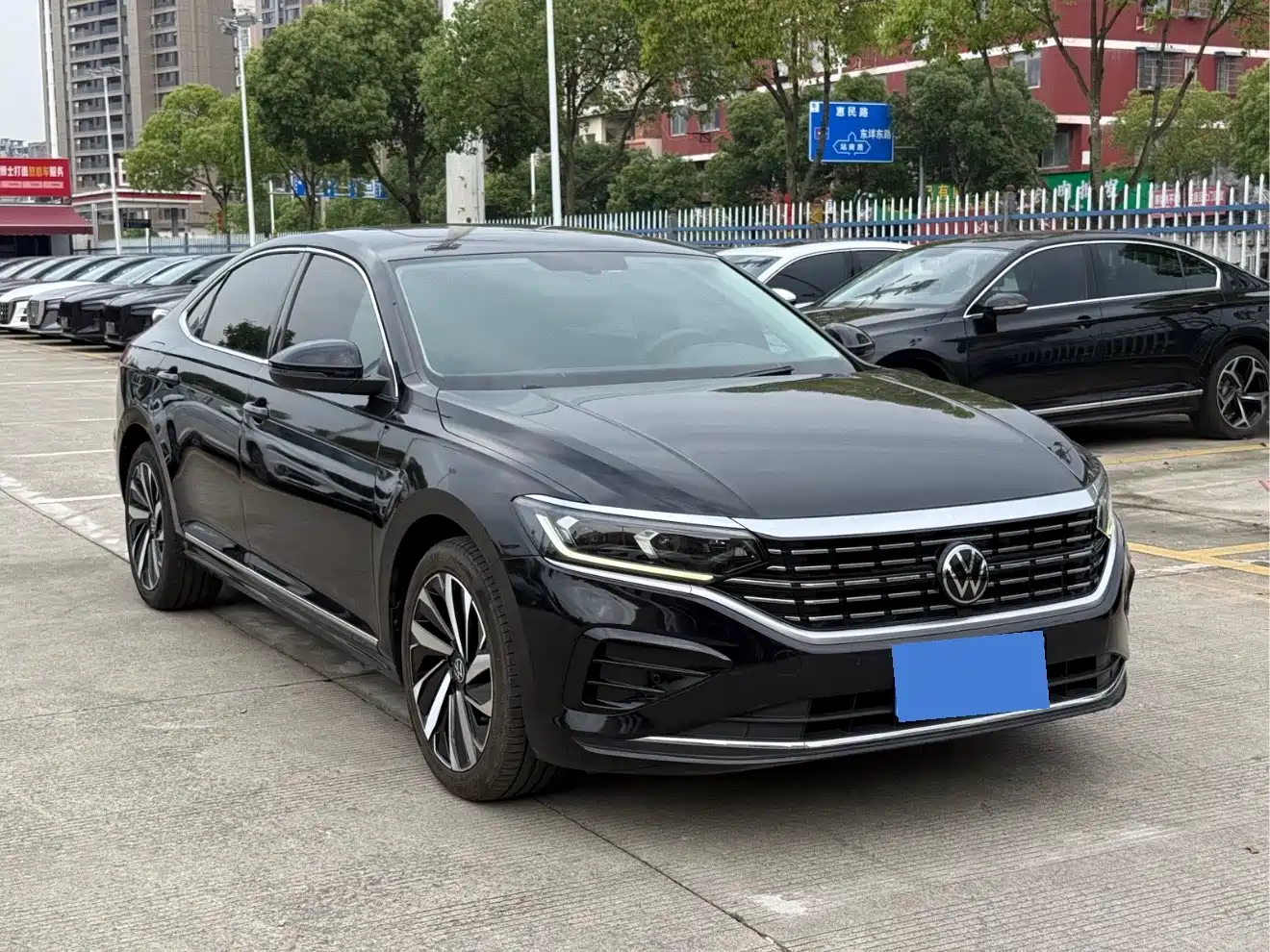 Volkswagen Passat 2022 330TSI Elite Edition фото 3