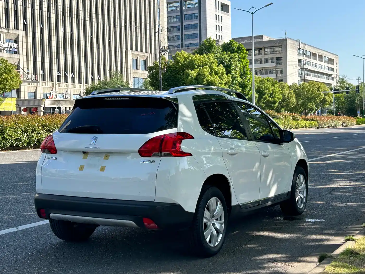 Peugeot 2008 2014 1.6L Automatic Fashion Edition фото 5