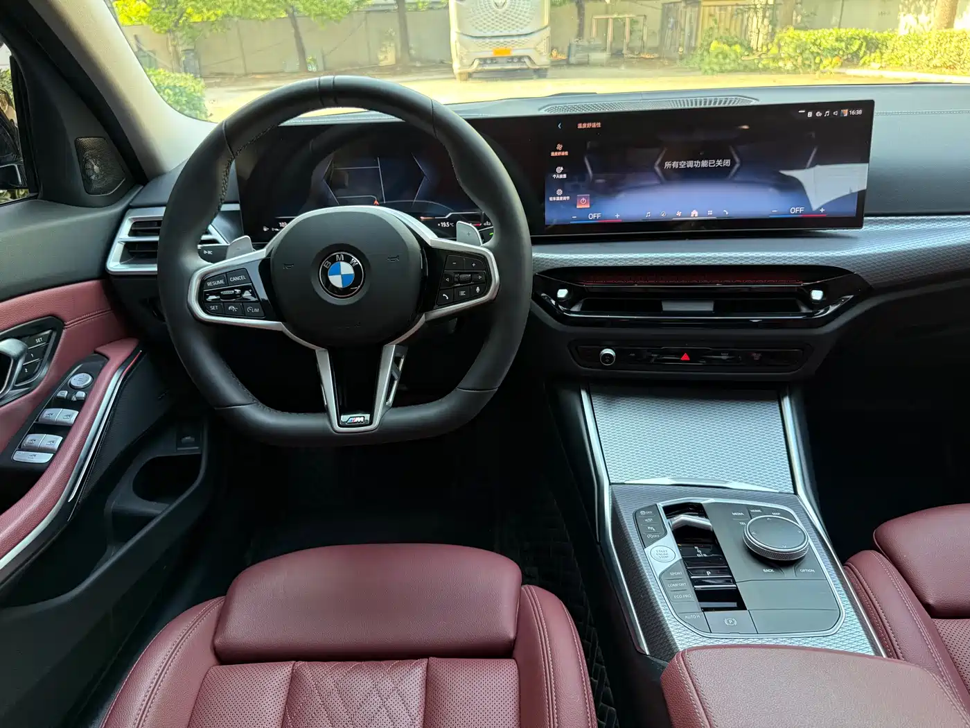 BMW 3 Series 2025 330Li M Sport Night Edition фото 13