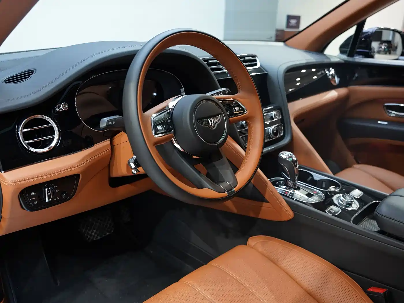 BENTLEY TIMYUE PLUG IN HYBRID