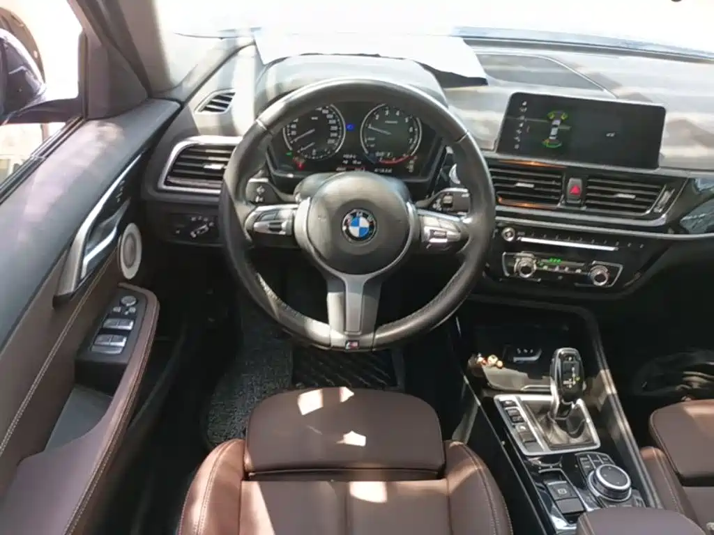 BMW 1-SERIES