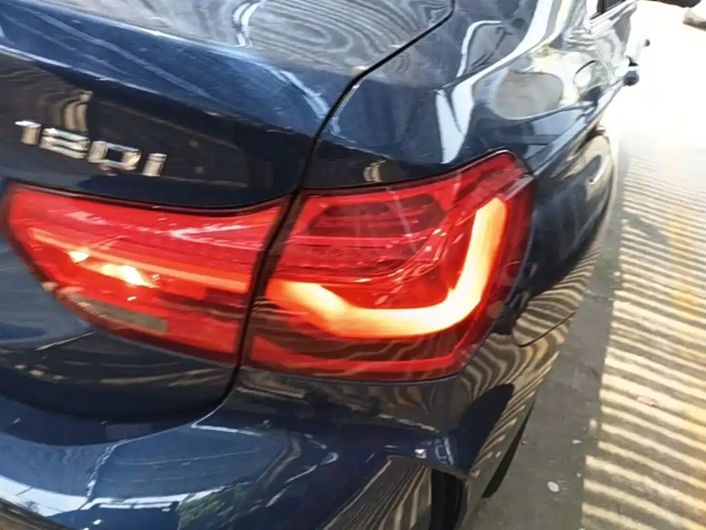 BMW 1-SERIES