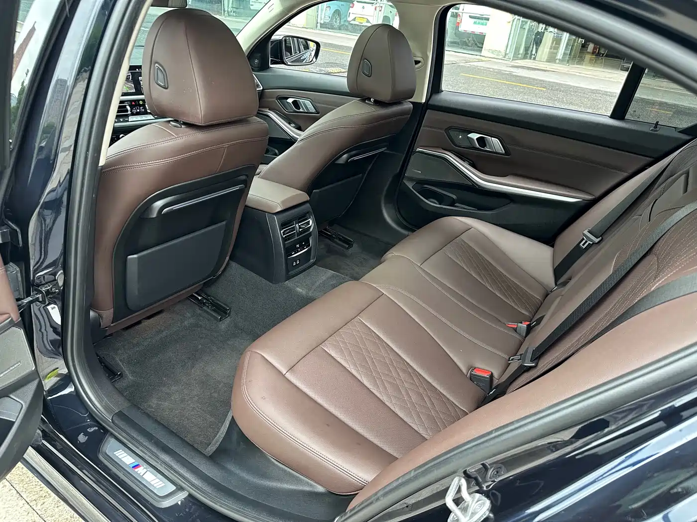 BMW 3 Series 2022 325Li M Sport Shadow Edition фото 17