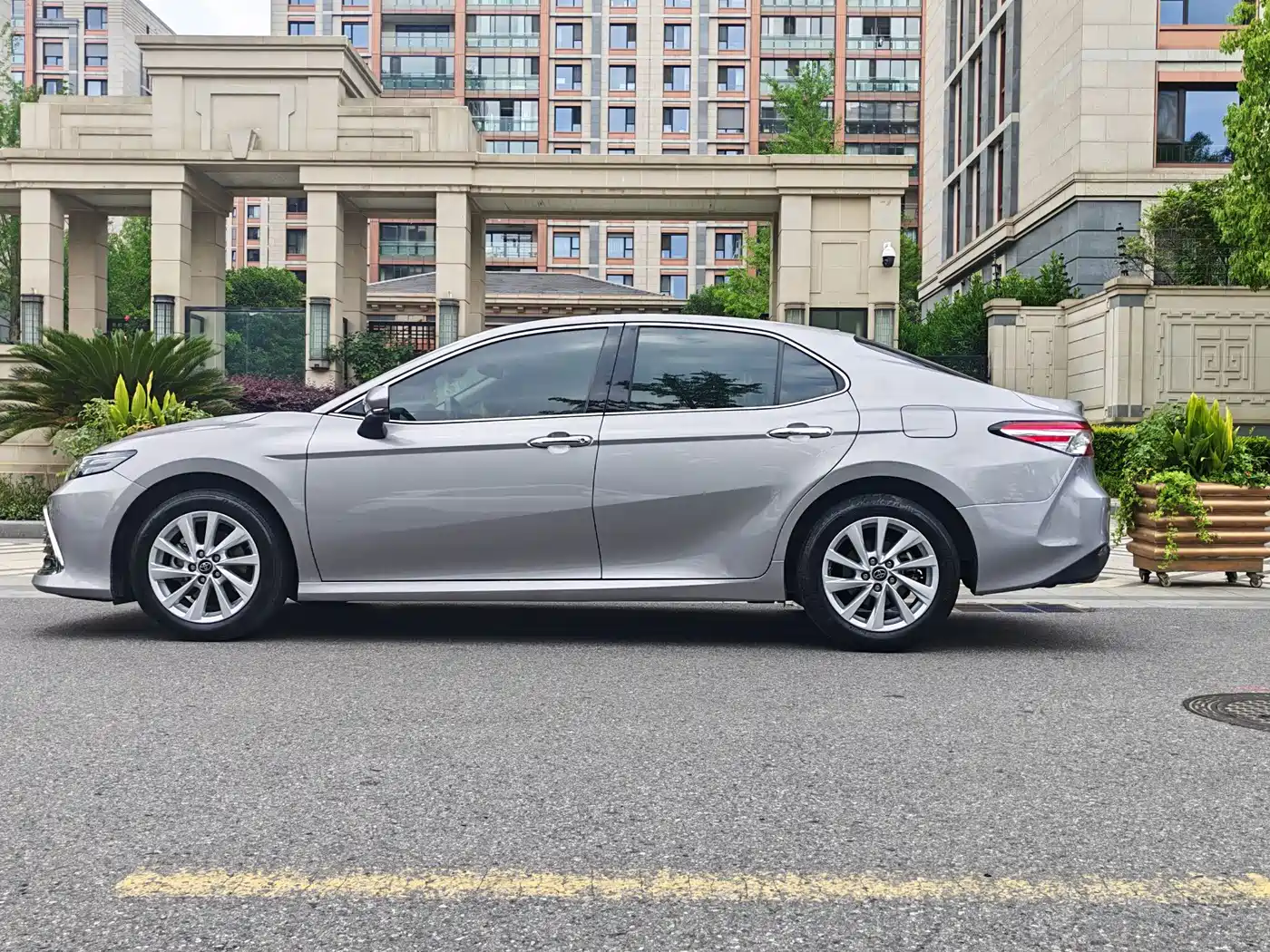Toyota Camry 2021 2.0G Luxury Edition фото 20