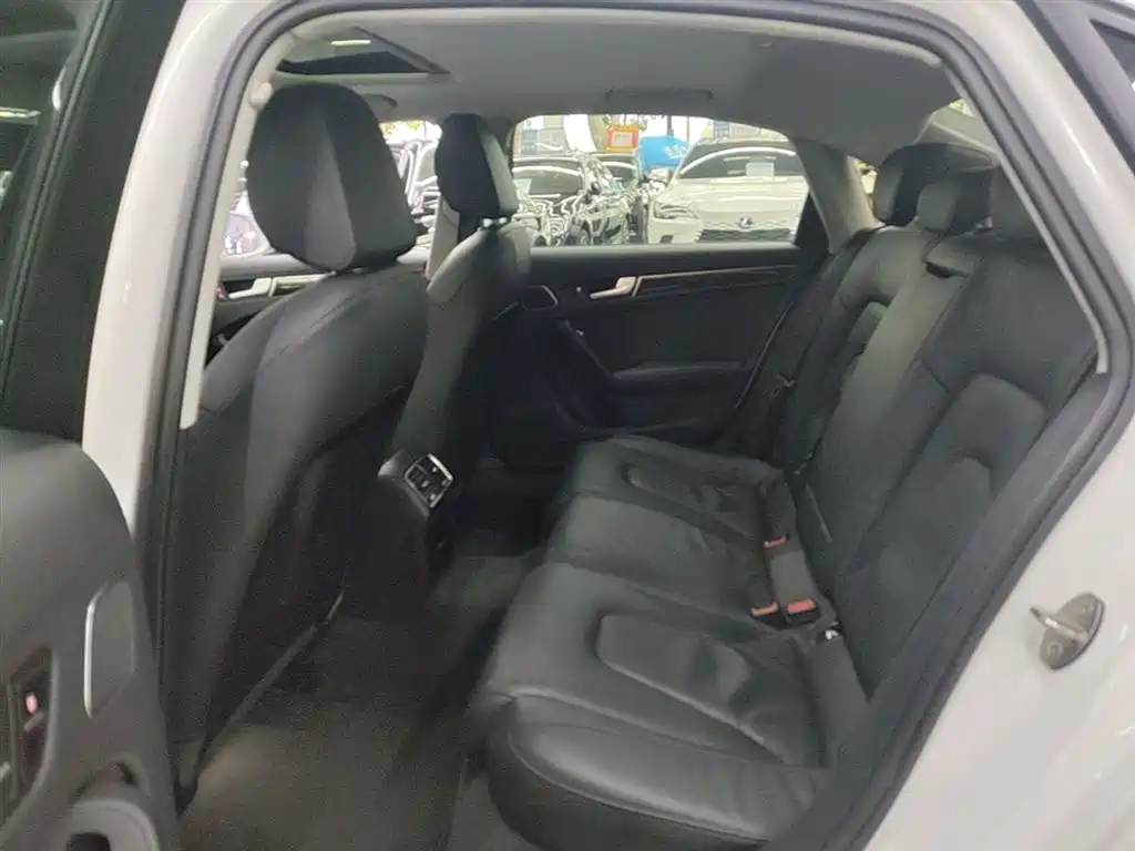 Audi A4L 2016 35 TFSI Automatic Comfort фото 17