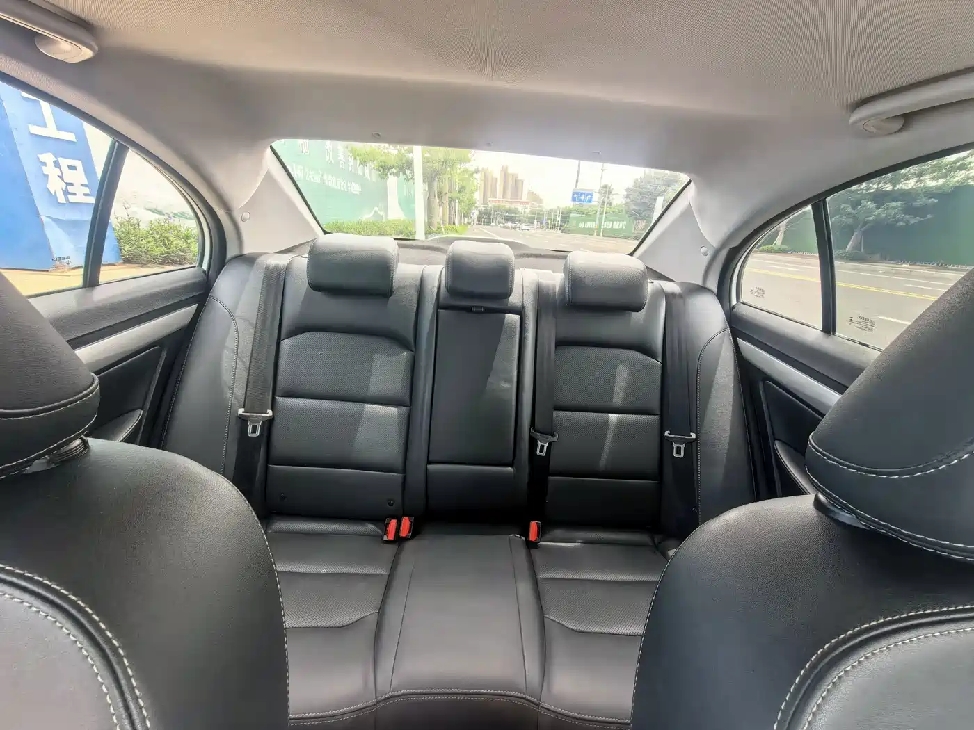 Фото 10 - Geely Emgrand