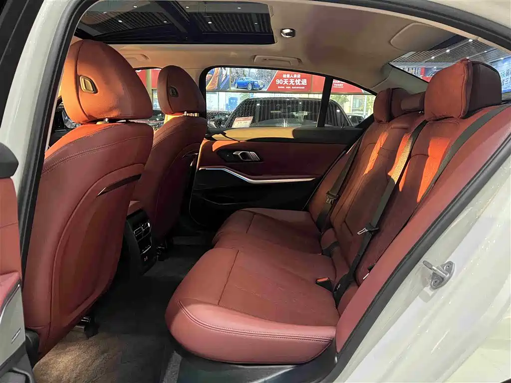 BMW 3 Series 2024 325Li M Sport Shadowline Package фото 12