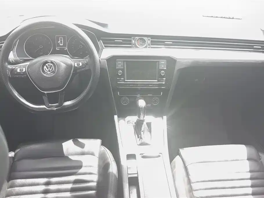 Volkswagen Magotan 2018 330TSI DSG Leading фото 12