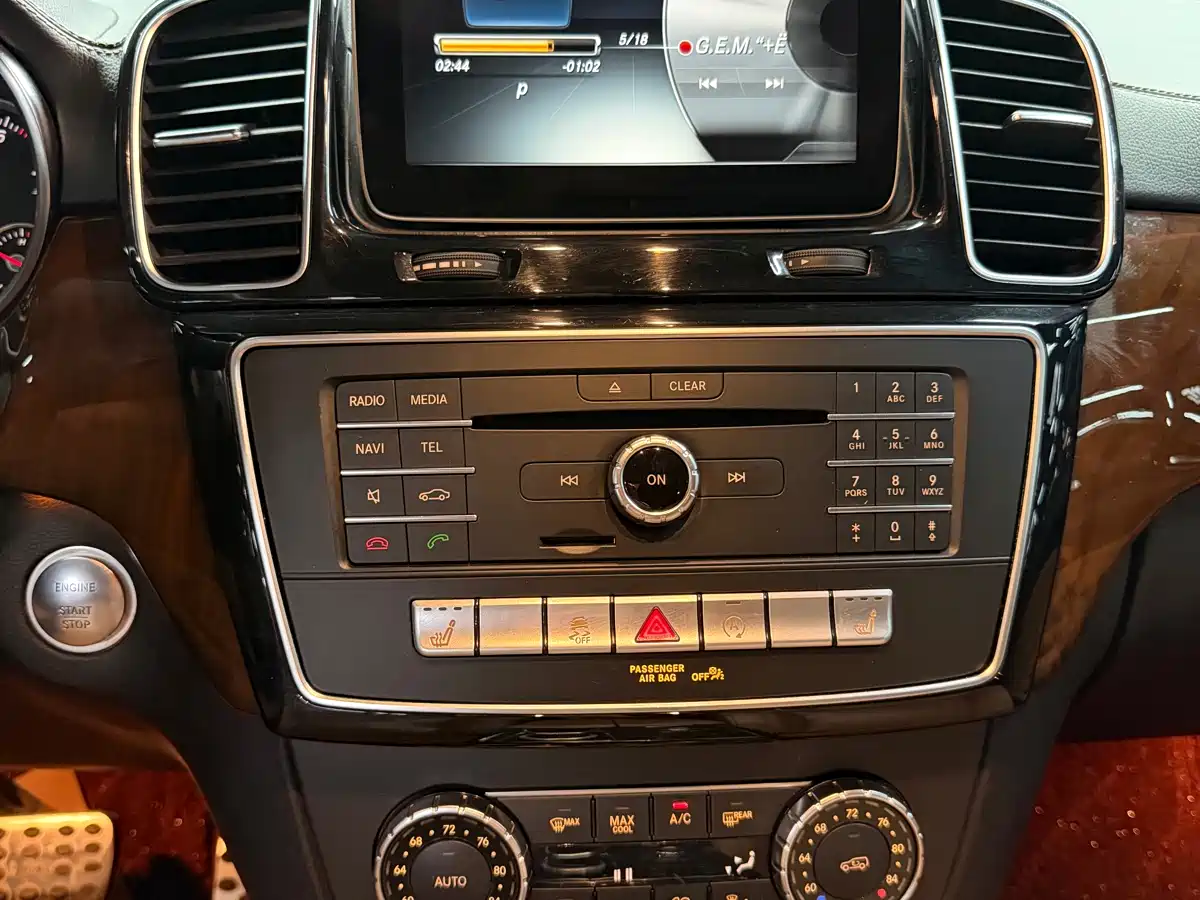 Mercedes-Benz GLS 2017 GLS 400 4MATIC Luxury фото 13