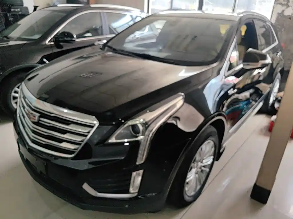 Фото 2 - Cadillac XT5