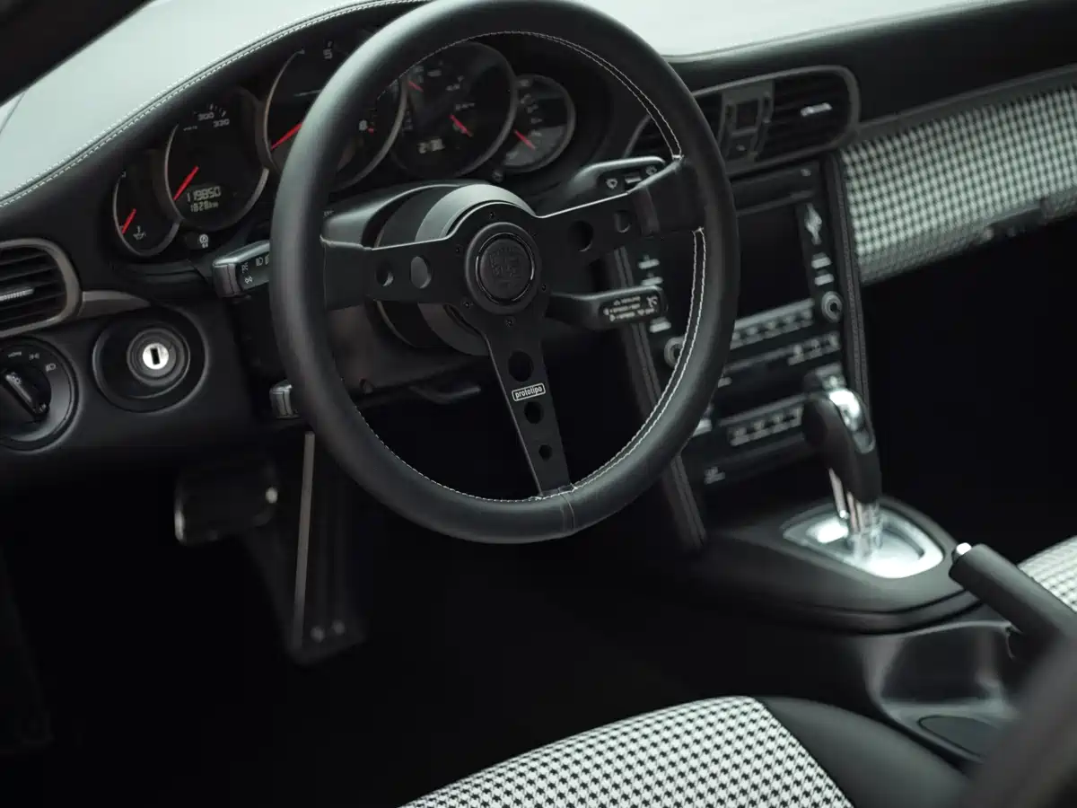 Porsche 911 2010 Carrera 3.6L фото 26