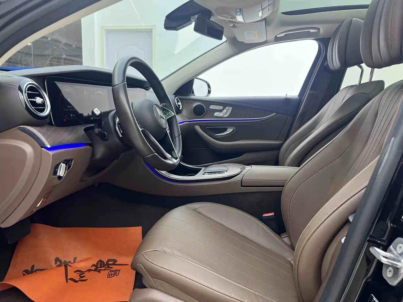 Mercedes-Benz E-Class New Energy 2022 E 350 e L Plug-in Hybrid Sedan фото 4