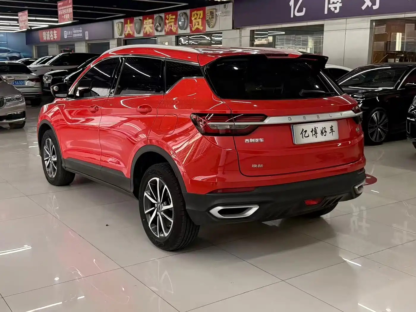 Фото 7 - Geely Binyue