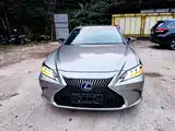 Фото 2 - Lexus ES