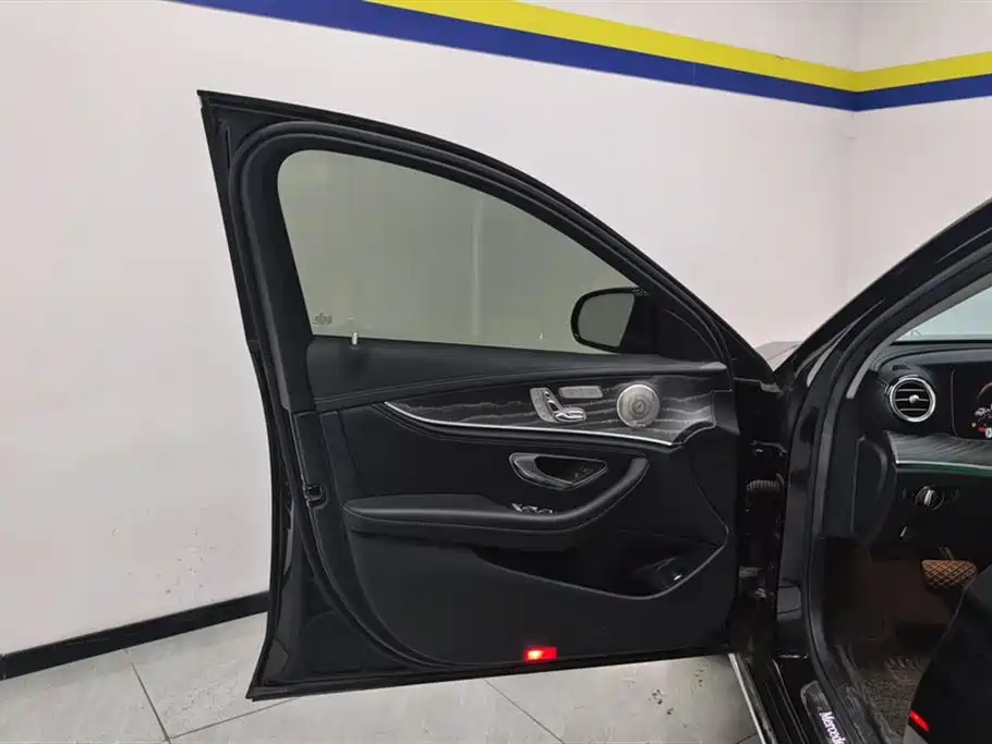 Mercedes-Benz E-Class 2023 Facelift E 300 L Luxury фото 7