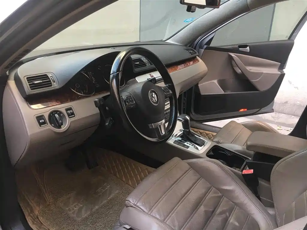 Volkswagen Passat 2011 2.0T Wagon Luxury фото 7