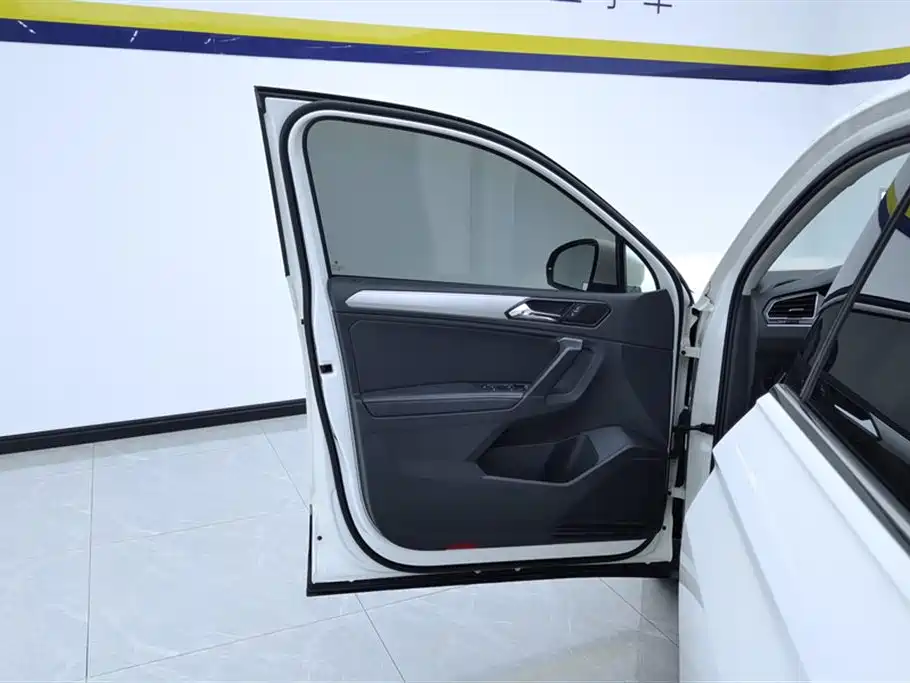 Volkswagen Tiguan L 2018 280TSI Automatic 2WD Comfort фото 7