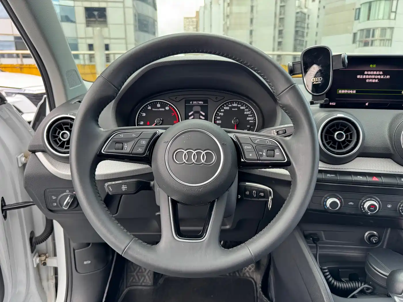 Фото 9 - Audi Q2L