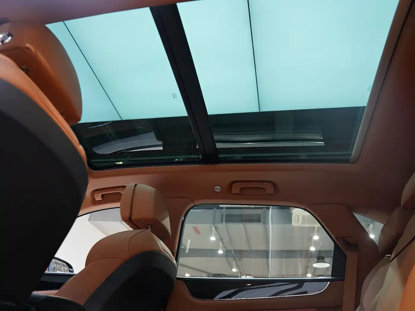 BENTLEY TIMYUE PLUG IN HYBRID