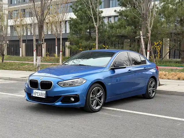 BMW 1 SERIES