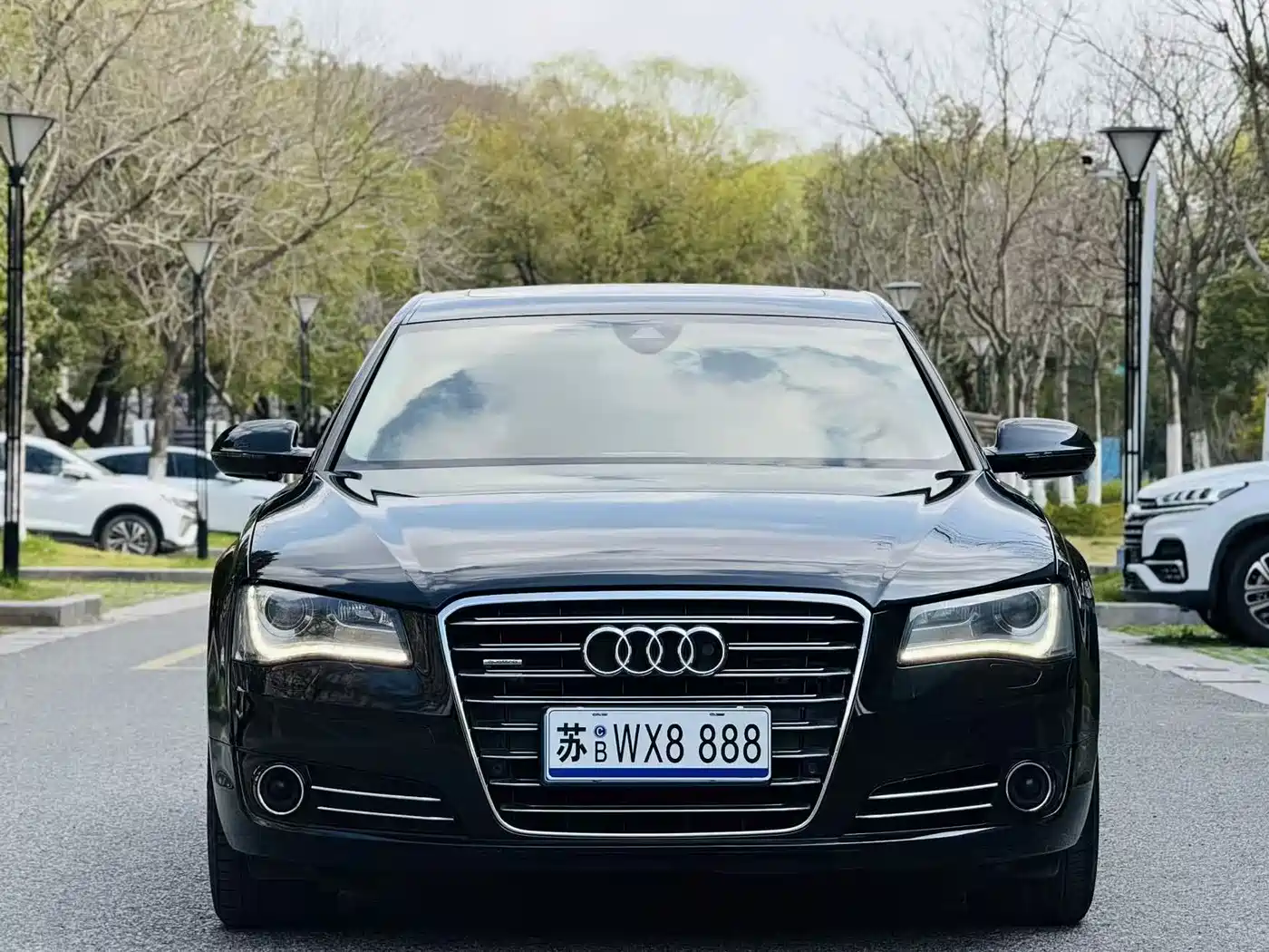Фото 2 - Audi A8
