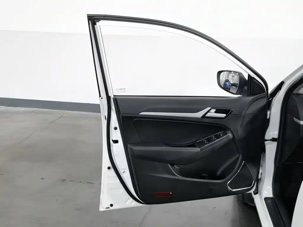 Фото 8 - Geely Vision