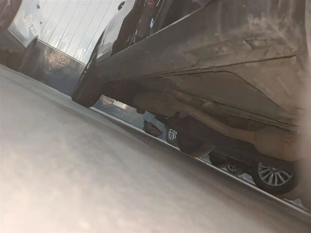 Фото 21 - Geely Atlas