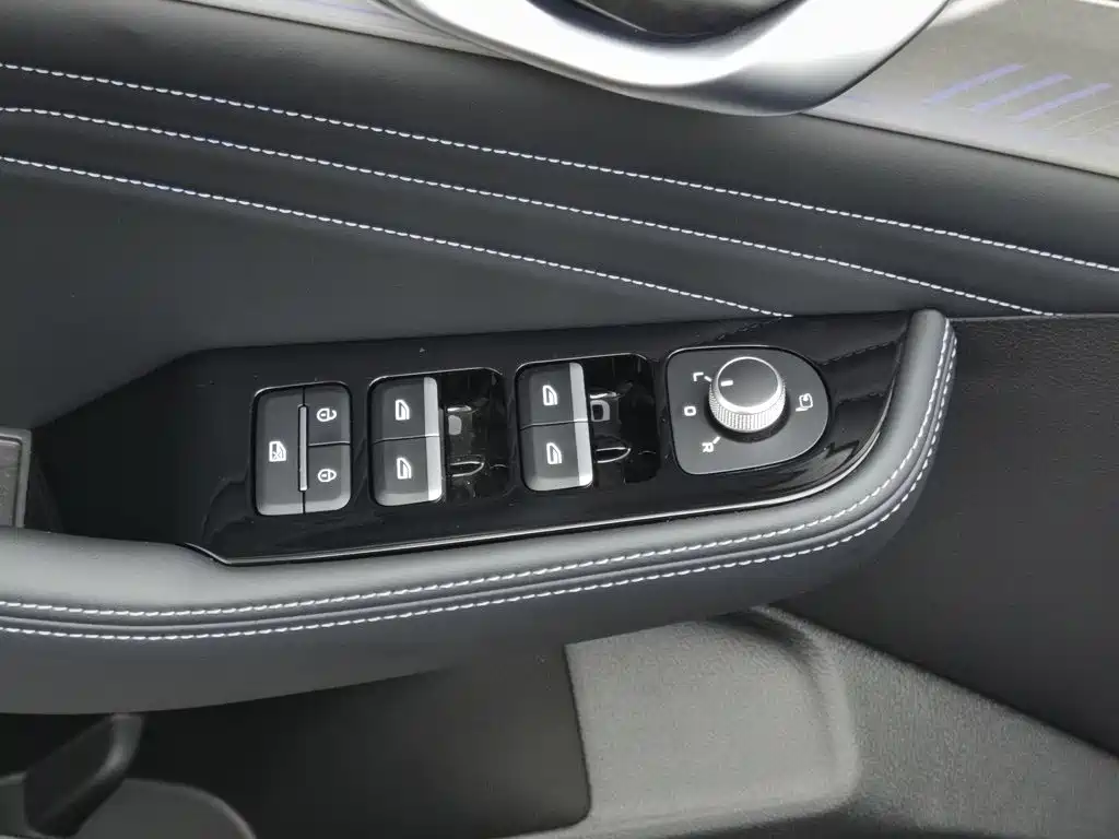 Фото 9 - Geely Preface