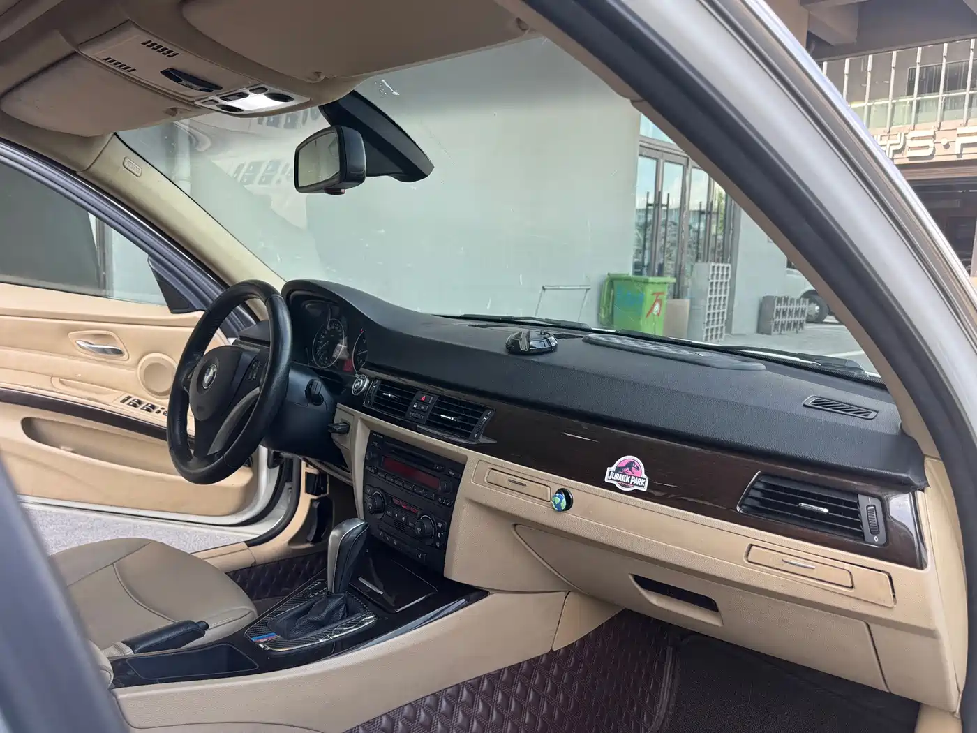 BMW 3 Series 2010 2011 325i Fashion