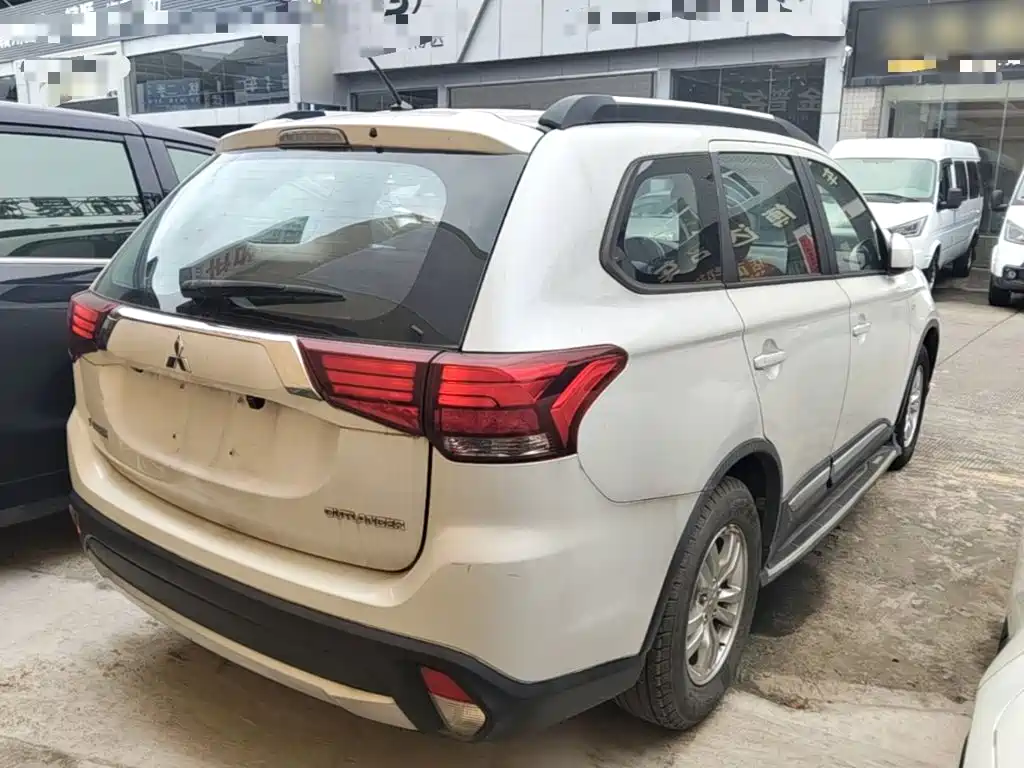 Mitsubishi Outlander 2016 2016 2.0L 2WD Fashion Edition 5-seater