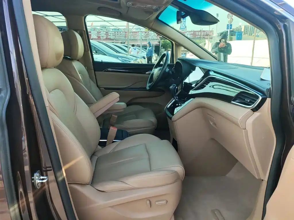 Buick GL8 2017 ES 28T Flagship China V фото 25