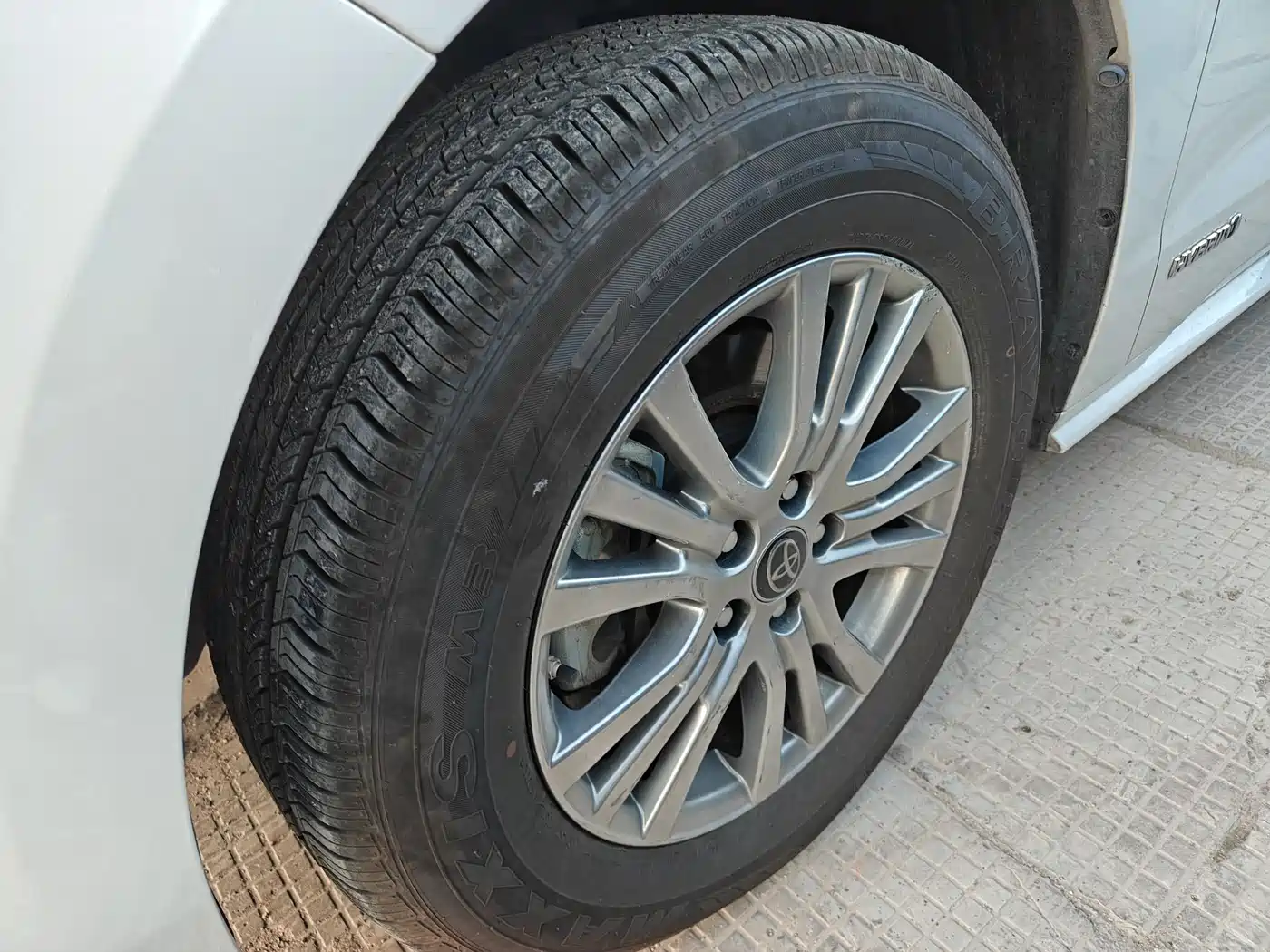 Toyota Sienna 2023 2.5L Hybrid Luxury Edition фото 10