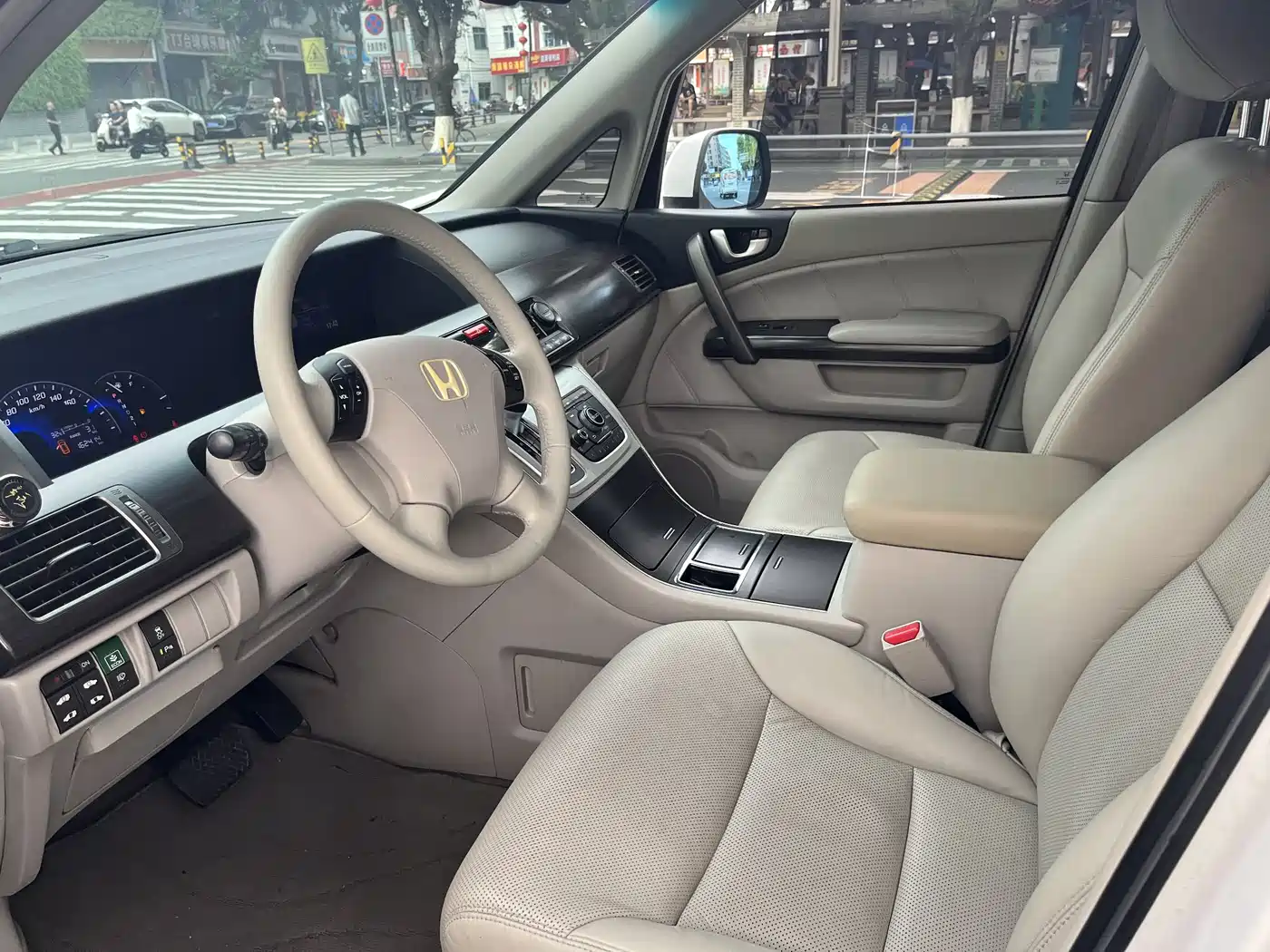 Honda Elysion 2012 2.4L VTi Luxury Edition фото 9